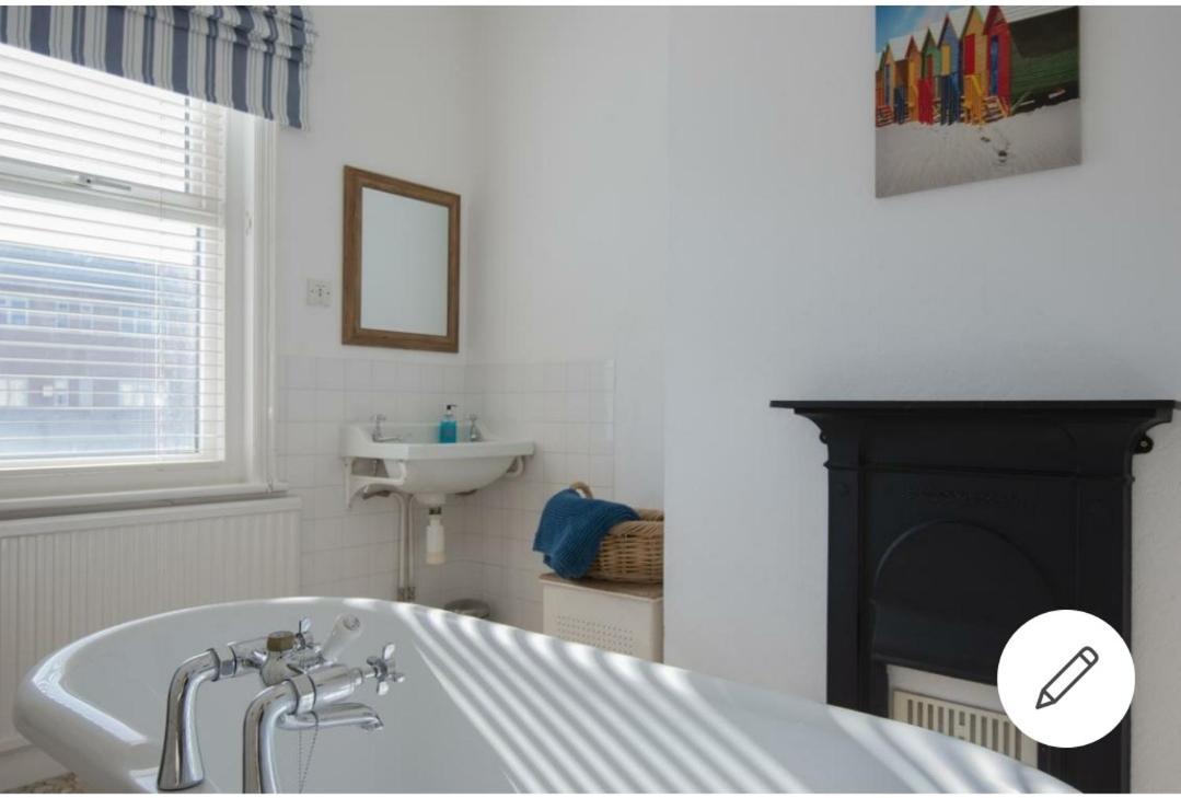Coastal Chic Bed & Breakfast Bexhill-on-Sea ภายนอก รูปภาพ